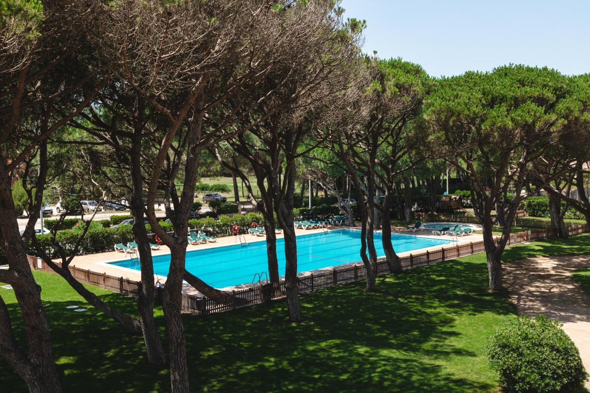 Apartaments Beach & Golf Resort Pals Exteriör bild
